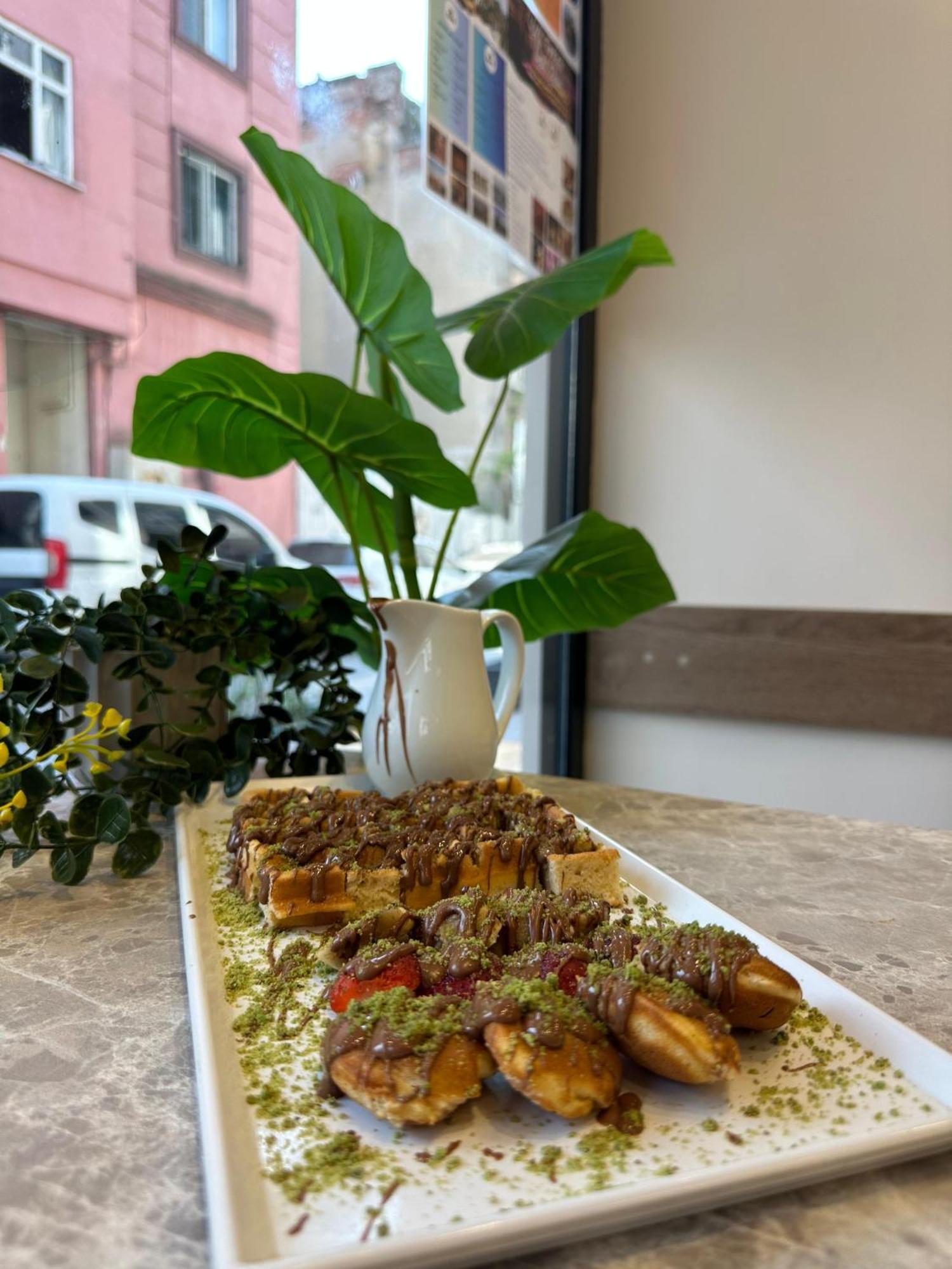 Guler Palas Hotel Istanbul Bagian luar foto