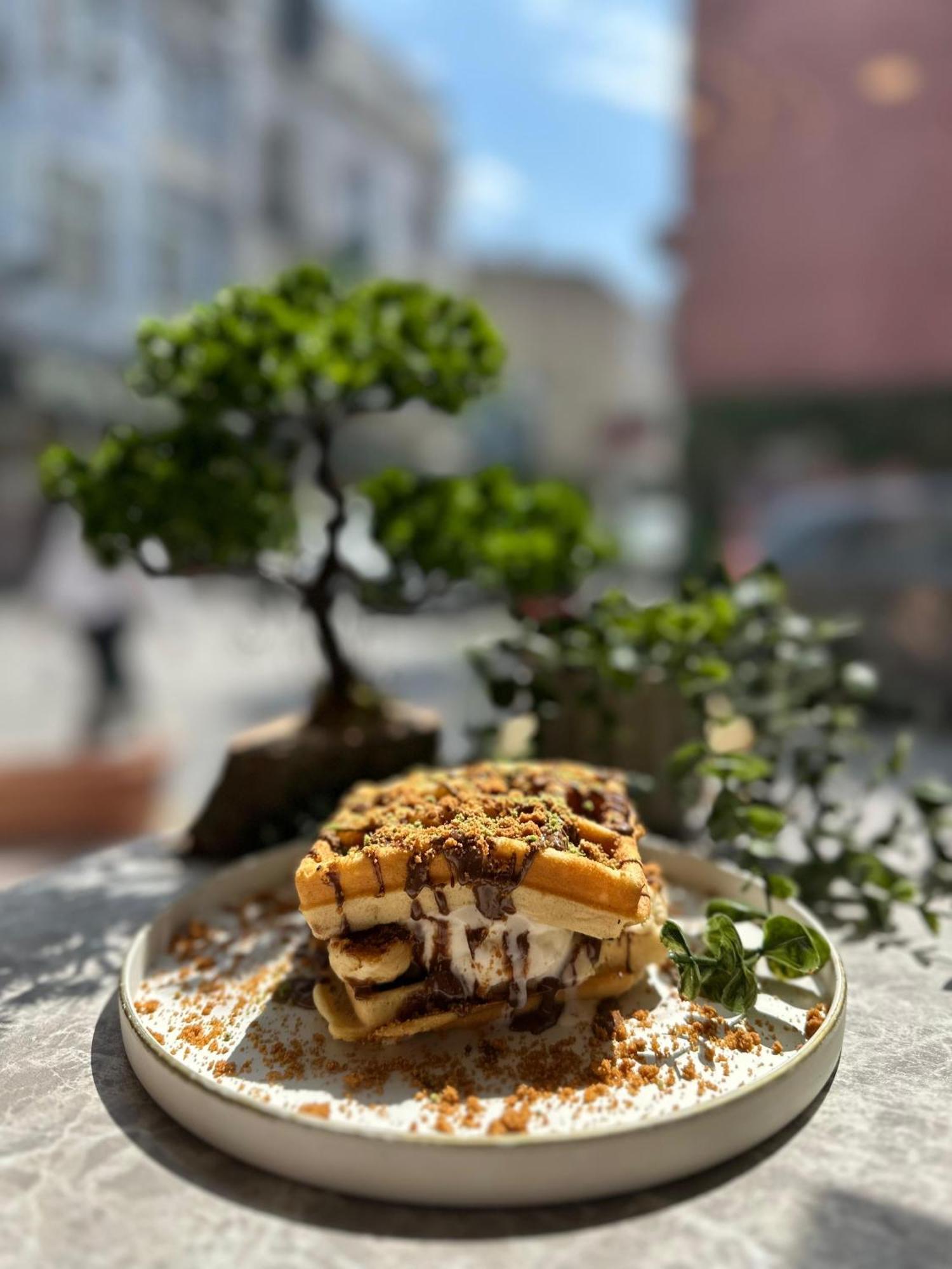 Guler Palas Hotel Istanbul Bagian luar foto